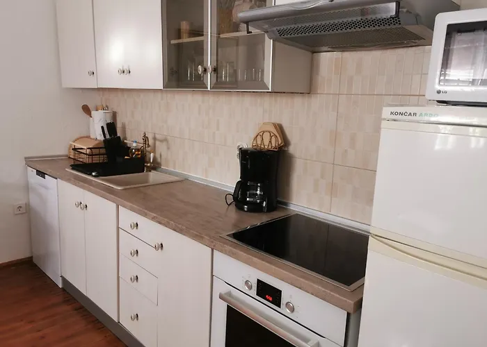 House Bjedov 아파트 *