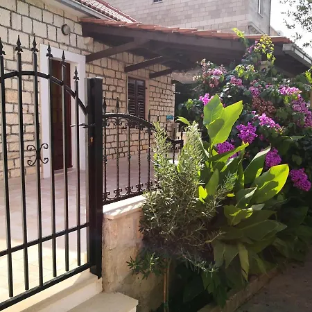 House Bjedov Povlja (Brac)