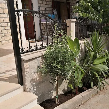 Apartment House Bjedov Povlja (Brac)